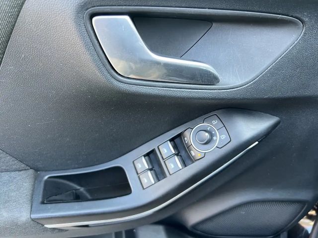 Ford Puma EcoBoost Titanium