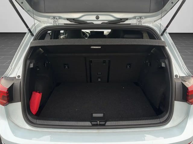 Volkswagen Golf 1.5 eTSI DSG R-Line