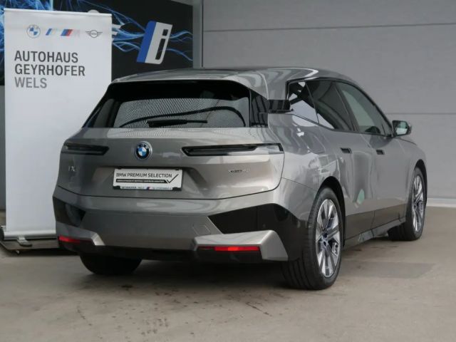 BMW iX xDrive40