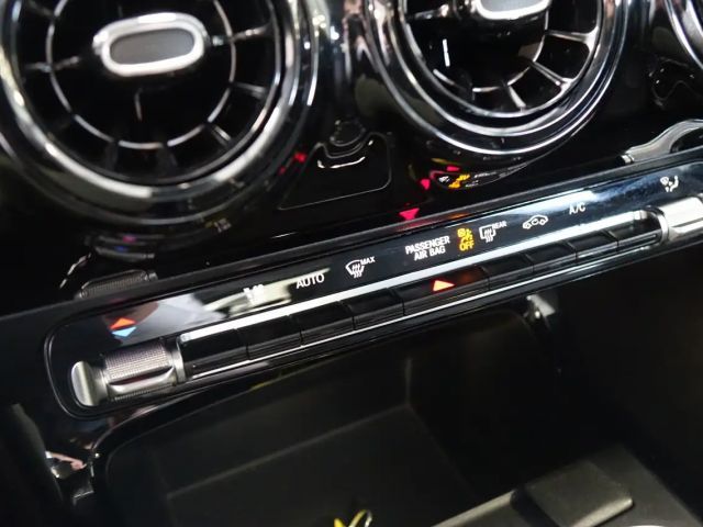Mercedes-Benz A 200 A 200 Automatik +Navi+PDC+SHZ+Carplay+Android+Temp
