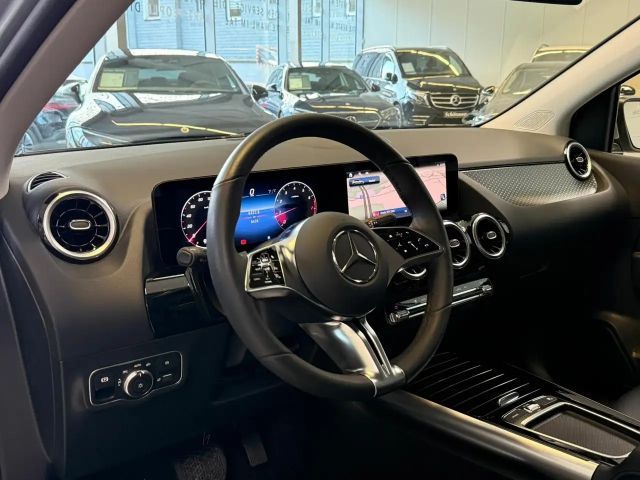 Mercedes-Benz B 180 Progressive Sedan