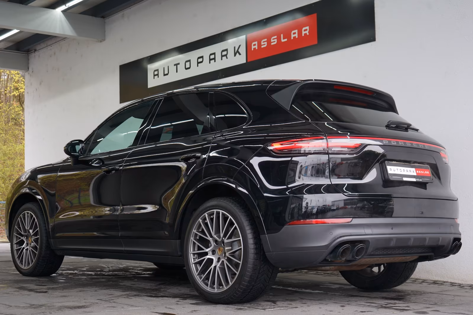 Porsche Cayenne Platinum Edition