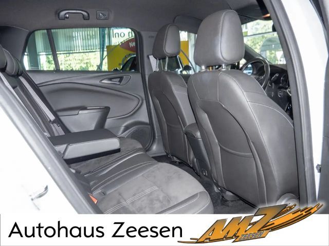 Opel Astra Sports Tourer Ultimate