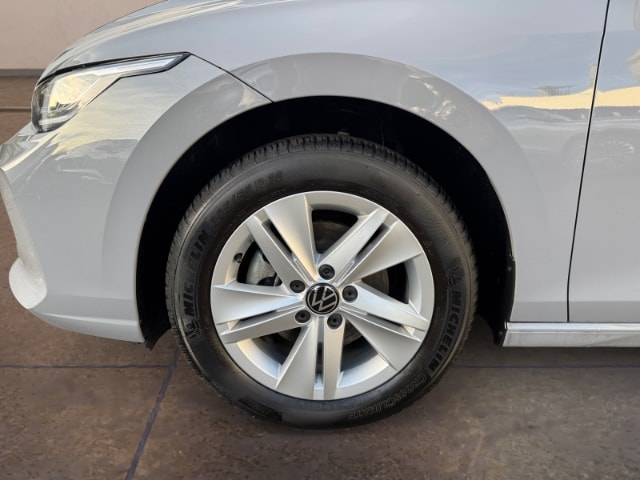 Volkswagen Golf Life Variant