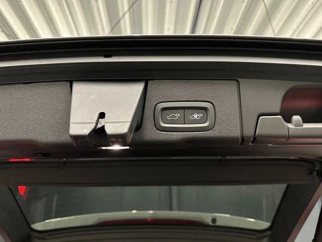 Volvo XC60 AWD Business Dark Plus