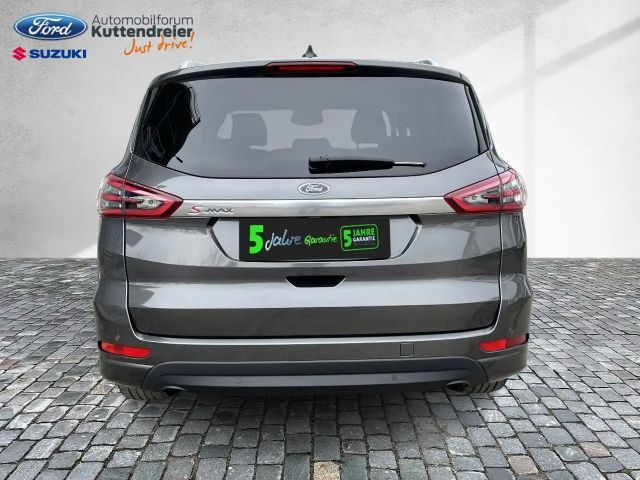 Ford S-Max Titanium