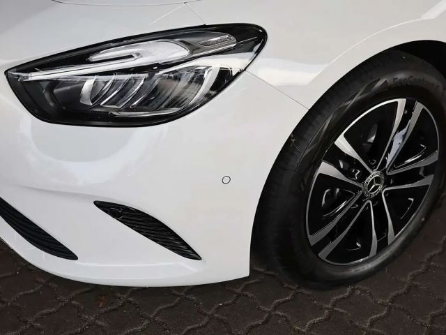 Mercedes-Benz B 200 PANORAMA+KAMERA+CARPLAY+MBUX+LED+PDC+17"