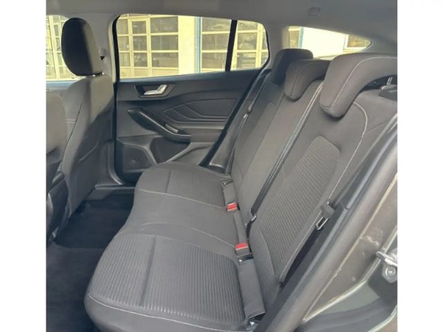 Ford Focus EcoBoost Titanium Wagon