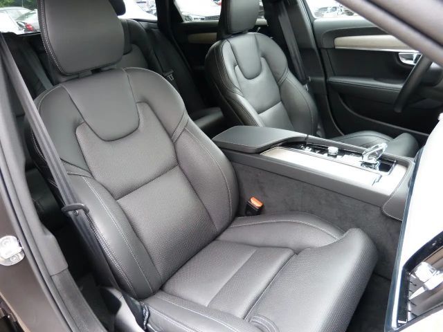 Volvo V90 Cross Country AWD Plus