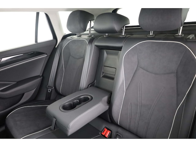 Volkswagen Passat 1.5 eTSI Business