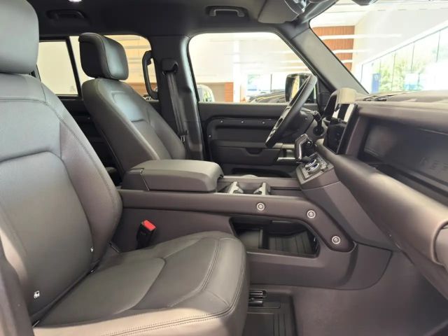 Land Rover Defender 110 D300 Dynamic HSE