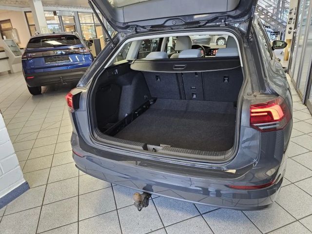 Volkswagen Golf Life Variant