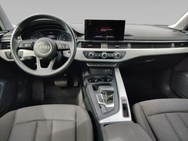 Audi A4 35 TFSI Business