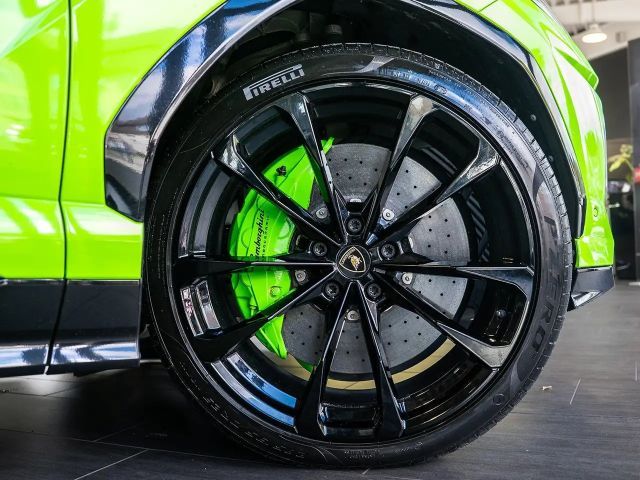 Lamborghini Urus Pano HUD B&O 360 23" TV Nachtsicht AHK Soft