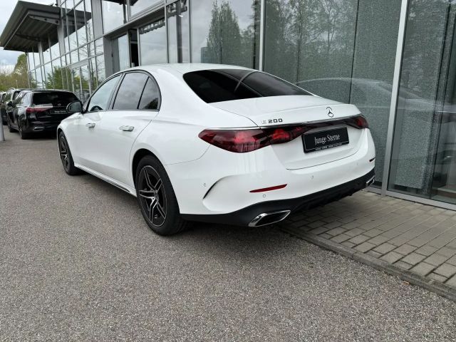 Mercedes-Benz E 200 AMG Line Sedan