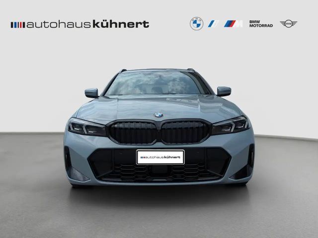 BMW 320 320d M-Sport Touring xDrive