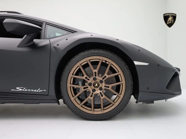 Lamborghini Huracan n Sterrato MY24 I NERO NEMESIS MATT I AD PERSONAM I