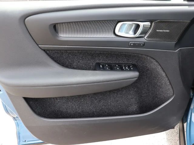 Volvo XC40 Dark Plus