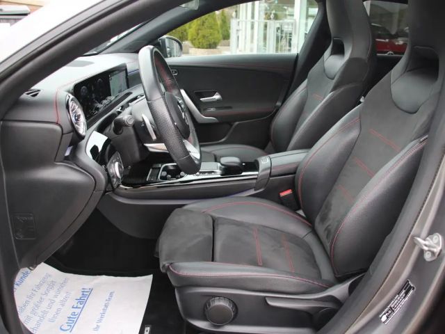 Mercedes-Benz CLA 200 AMG Line