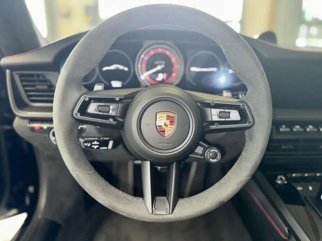 Porsche 992 Carrera Coupé GTS