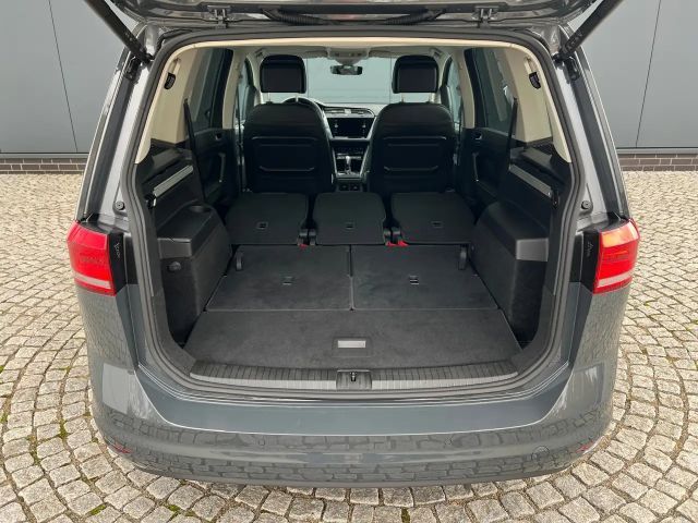 Volkswagen Touran 1.5 TSI DSG IQ.Drive