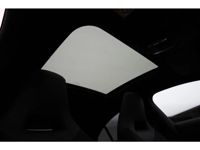 Mercedes-Benz CLA 200 AMG Line Coupé