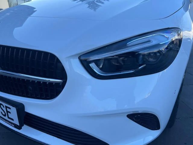 Mercedes-Benz B 200 Progressive Sedan