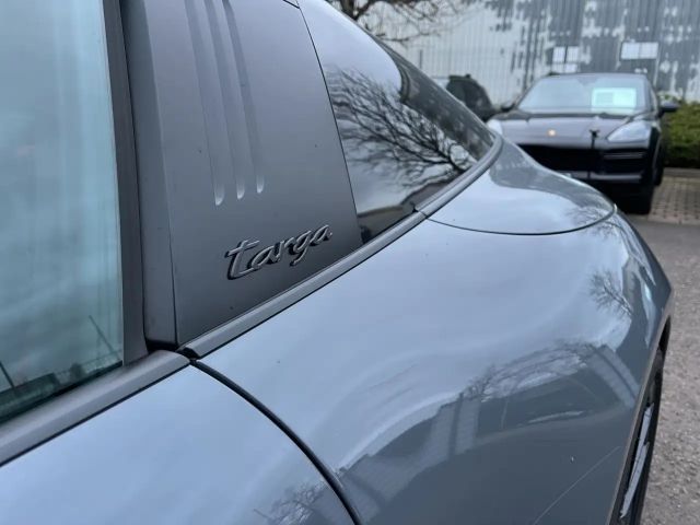 Porsche 992 4 Coupé GTS Targa