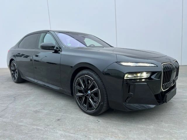 BMW 740 740d M-Sport Sedan xDrive