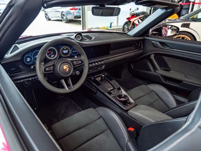 Porsche 992 4 Cabrio GTS