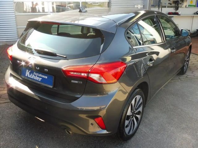 Ford Focus Cool & Connect