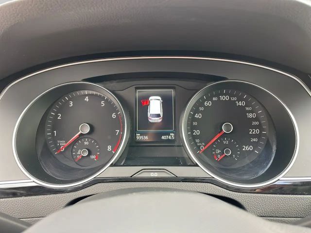 Volkswagen Passat 1.5 TSI Business DSG Variant