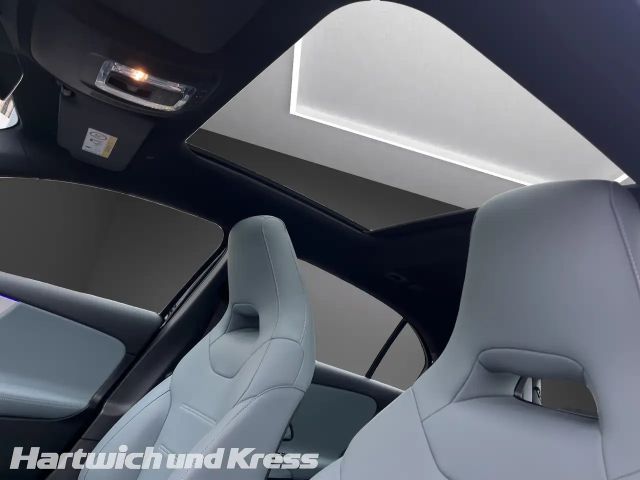 Mercedes-Benz A 220 4MATIC AMG Line