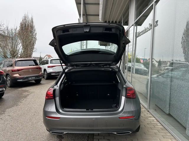 Mercedes-Benz A 180 A 180 Kompakt LED*CAM*MBUX*BURMESTER*TOTWINKEL