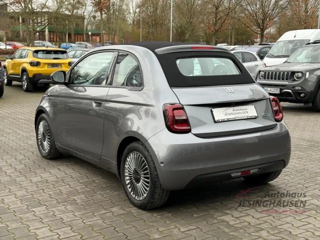 Fiat 500e Cabrio+JBL+Navi+Rückfahrkam.+PDC+Klimaaut.