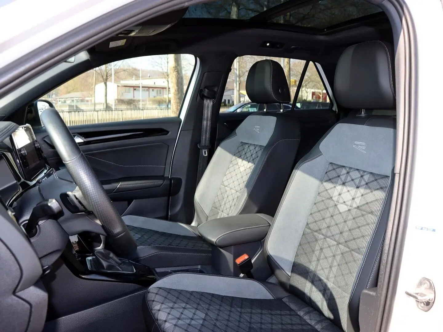 Volkswagen T-Roc 1.5 TSI DSG R-Line