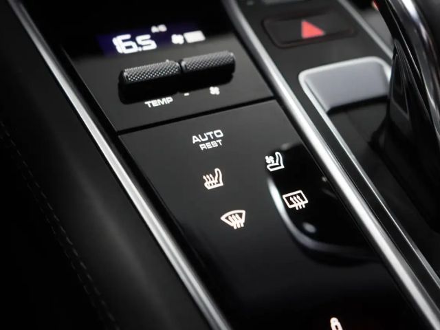 Porsche Panamera 4 E-Hybrid