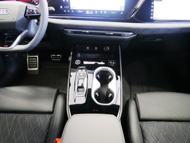 Audi A6 Avant Quattro S-Tronic