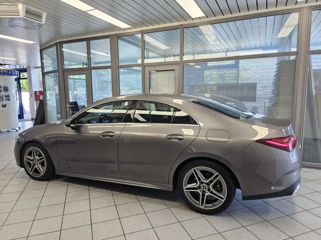 Mercedes-Benz CLA 200 AMG Line Coupé