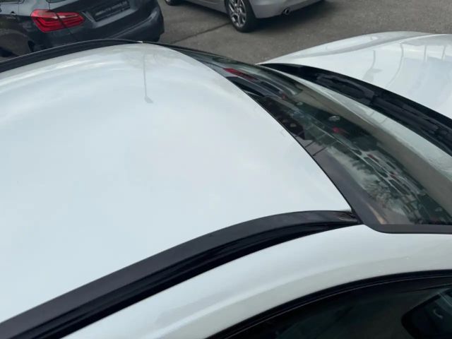 BMW 318 iAT  +HUD+ADAPTIVE-LED+ACC+NAVI+SHZ+DAB+MFL+