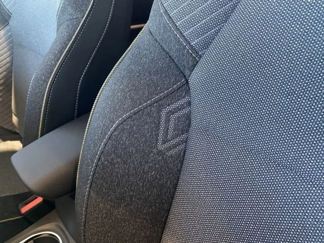 Renault Captur EDC Hybrid Techno