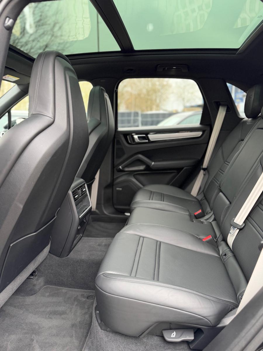 Porsche Cayenne Platinum Edition