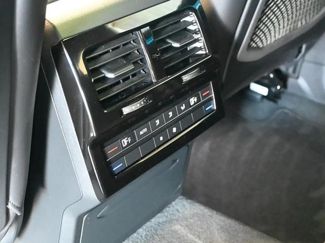 Volkswagen Touareg 4Motion R-Line