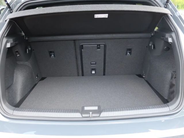 Volkswagen Golf 1.5 eTSI DSG