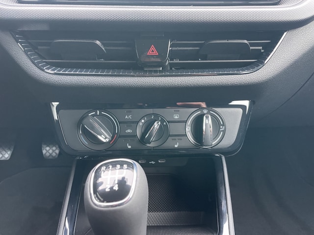 Skoda Fabia Fabia 1.0 OPF Essence 5- Gang LED Climatic SHZ EPH