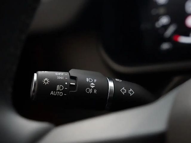 Land Rover Defender 110 D250 Dynamic SE