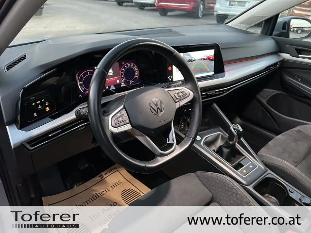 Volkswagen Golf Life Variant