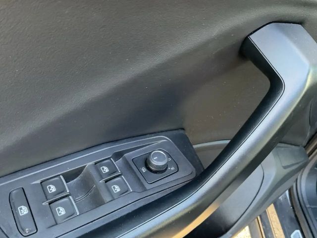 Volkswagen T-Roc 1.5 TSI DSG R-Line