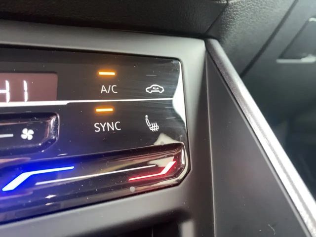 Volkswagen Taigo 1.5 TSI DSG Style