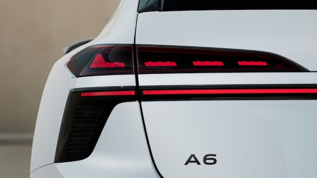 Audi A6 Avant Quattro S-Tronic